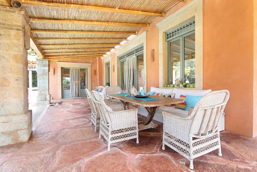Vouliagmeni Villa Atenas Exterior foto