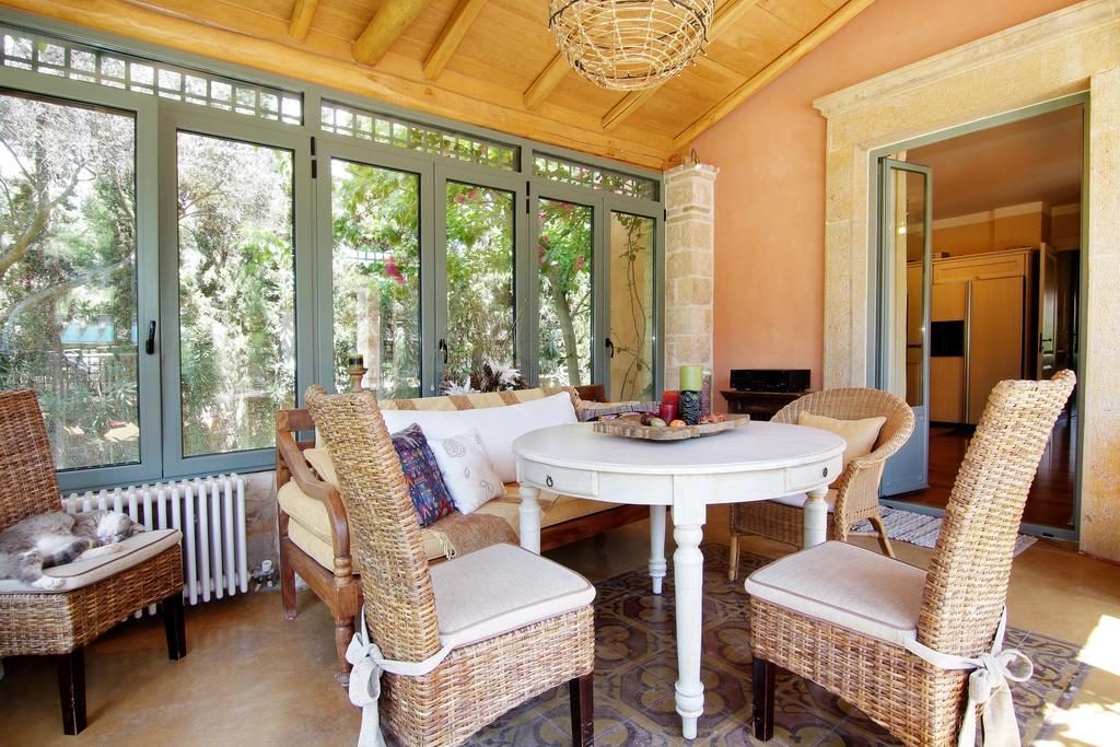 Vouliagmeni Villa Atenas Exterior foto